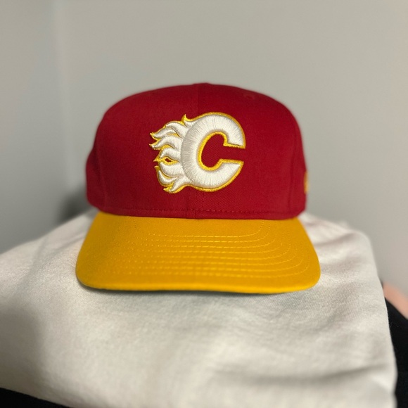 New Era Calgary Flames Classic SnapBack - Picture 1 of 3